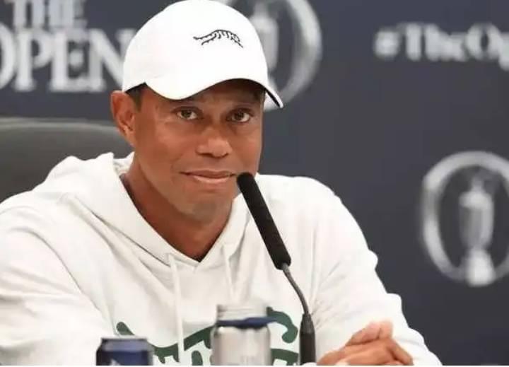 TIGER WOODS ANNOUNCES HIS IMMEDIATE RESIGNATION FROM GOLF FOLLOWING CONTROVERSIES BETWEEN